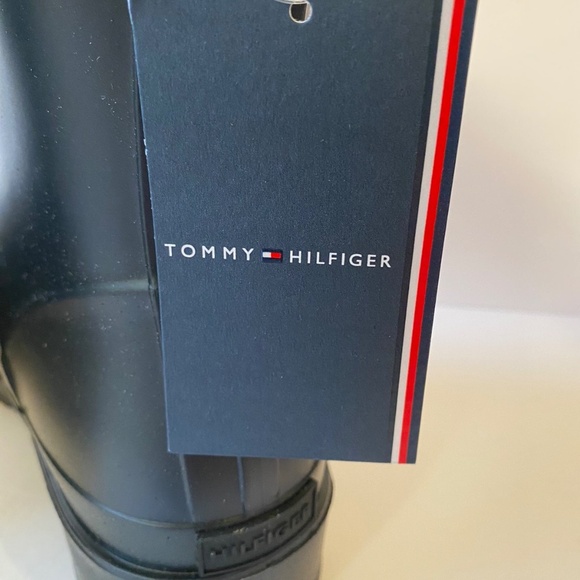 TOMMY HILFIGER- Breezi3 Women's Rubber Slip On Rain Boots Waterproof Sz 8 - Picture 2 of 6